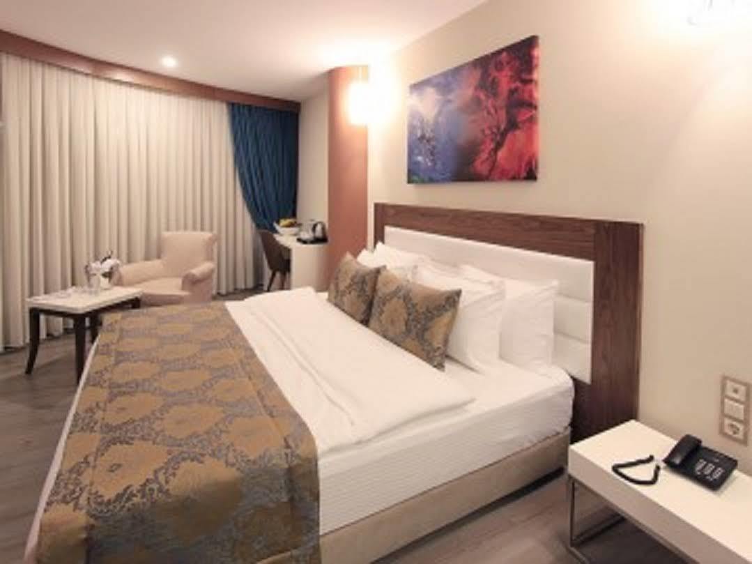 Forum Suite Otel Mersin  Exterior photo