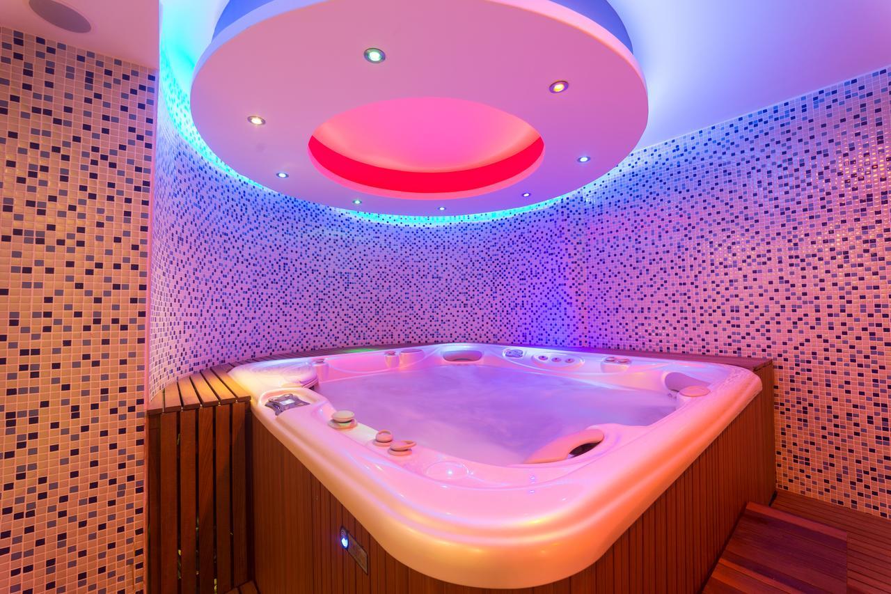 Forum Suite Otel Mersin  Exterior photo
